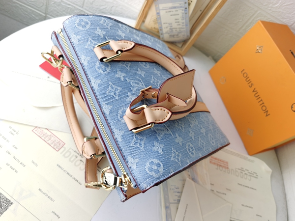 ルイヴィトンバッグ素材ディテール